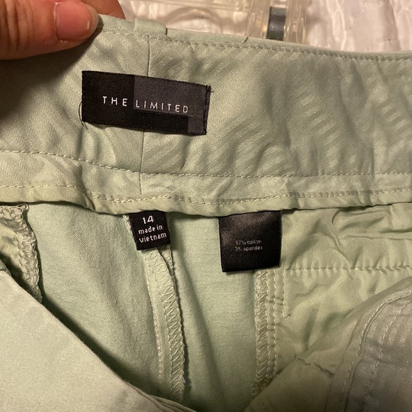 Add a pop of color to your wardrobe with these amazing pants 🌸 bundle and save - Picture 7 of 8